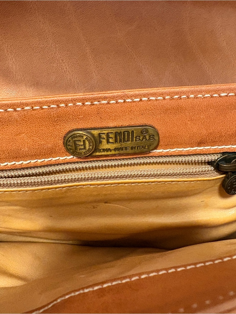 Authentic Vintage Fendi S.A.S. Leather Crossbody Bag WITH COA - Picture 5 of 9